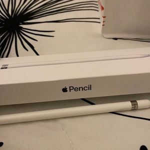 APPLE Pencil (Hardly Used-perfect condition)